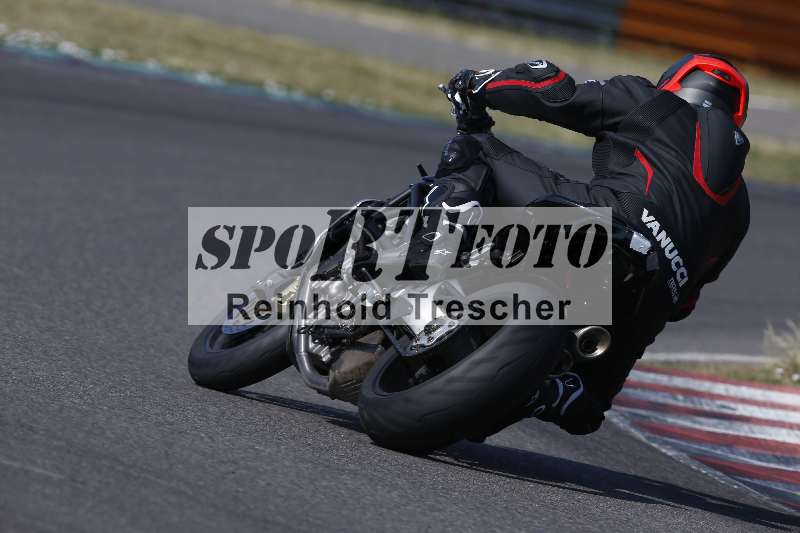 Archiv-2023/28 05.06.2023 Moto Club Anneau du Rhin/blanc-novice/25